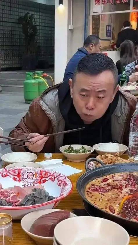 胖崔，潘長江二人轉過河